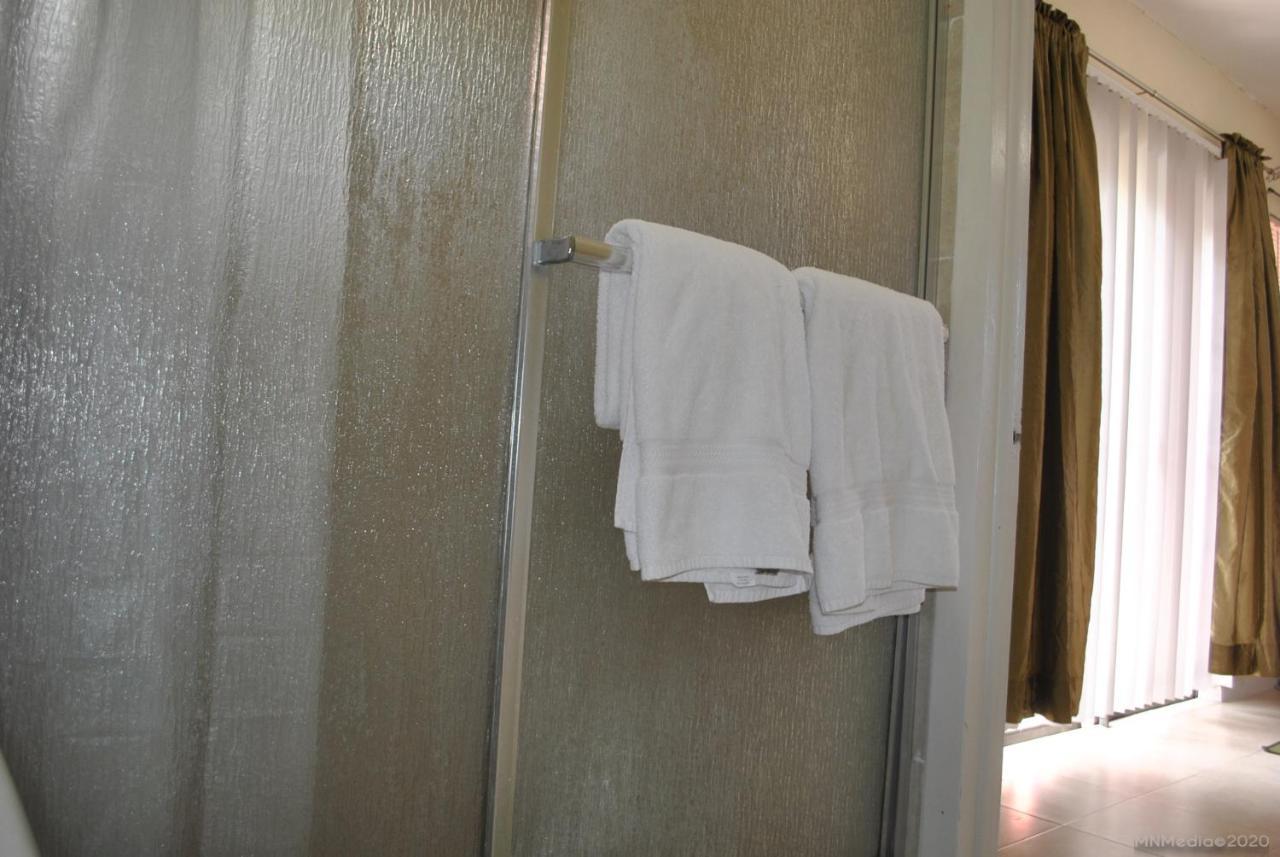 Tropical Hideaway Apartment แนสซอ ภายนอก รูปภาพ