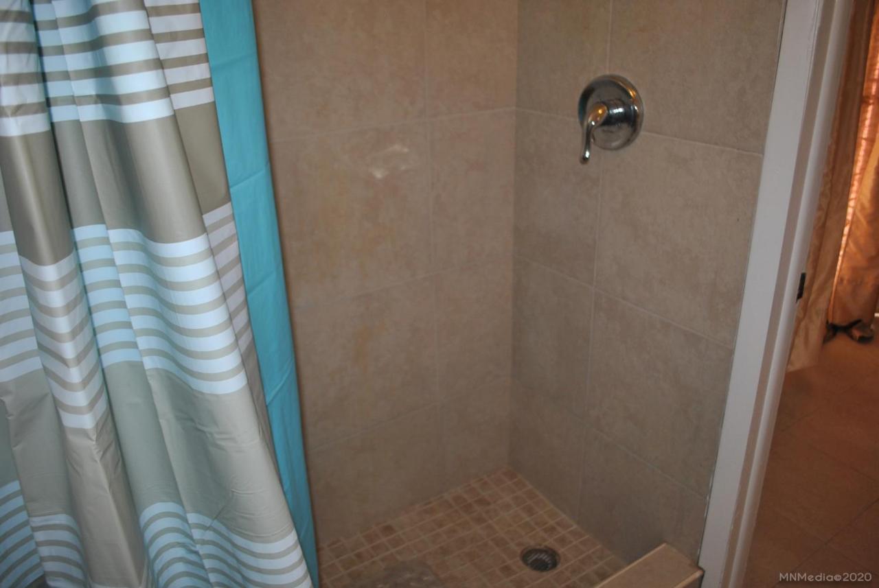 Tropical Hideaway Apartment แนสซอ ภายนอก รูปภาพ